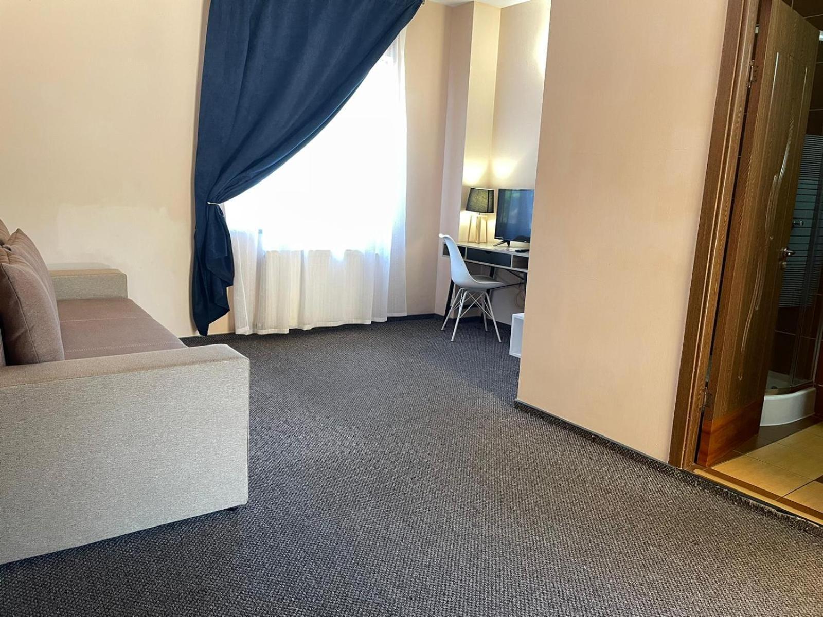 Long Street Hotel Brasov Bilik gambar